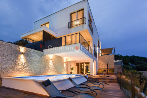 croatia-ciovo-villa-pool-sea-view-sale(102)