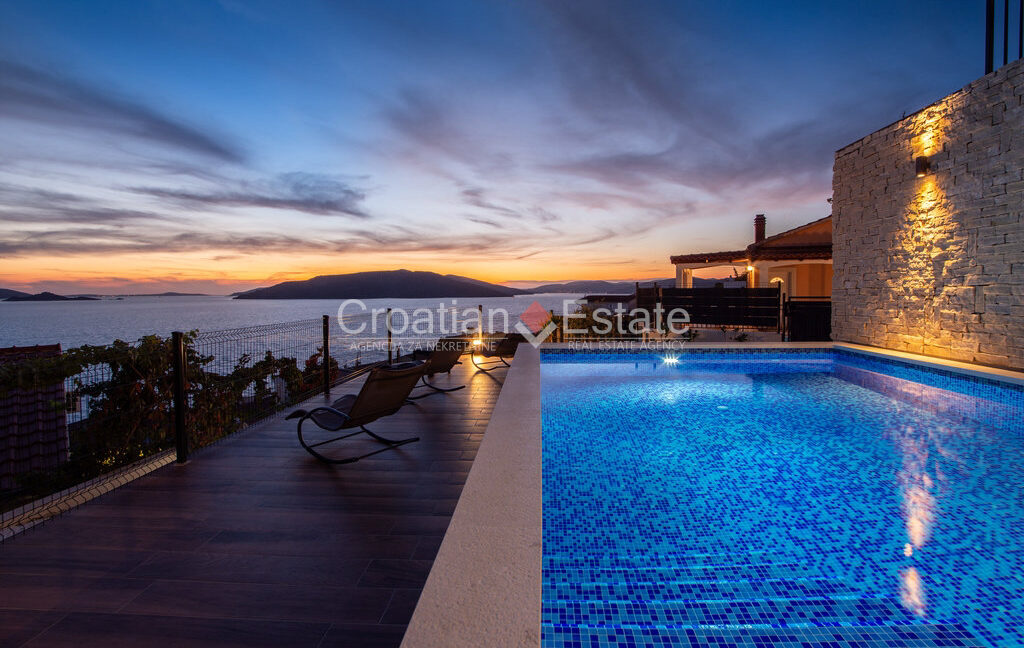 croatia-ciovo-villa-pool-sea-view-sale(104)