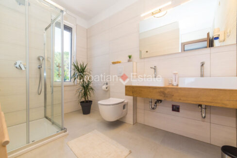 croatia-ciovo-villa-pool-sea-view-sale(118)