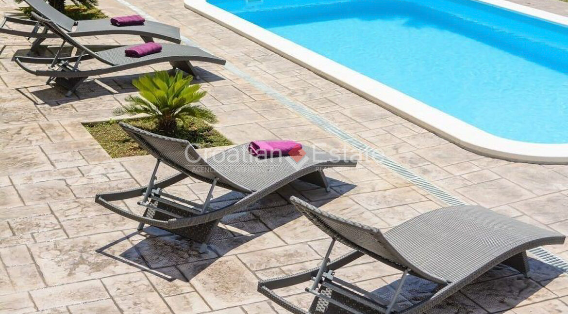 croatia-ciovo-villa-sea-view-pool-sale(103)