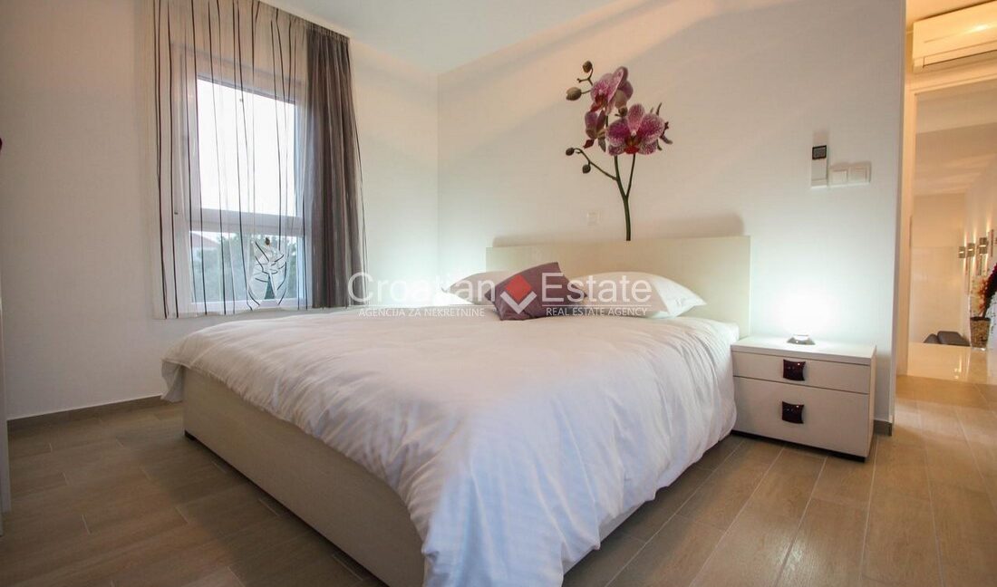 croatia-ciovo-villa-sea-view-pool-sale(112)