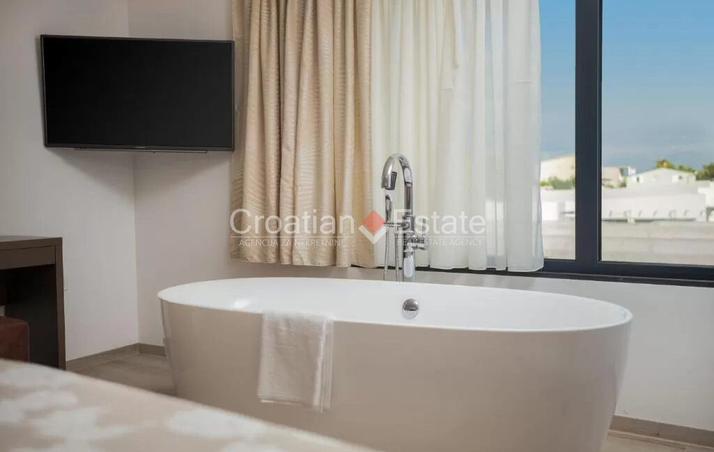 croatia-ciovo-villa-sea-view-pool-sale(113)