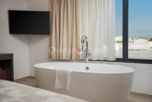 croatia-ciovo-villa-sea-view-pool-sale(113)