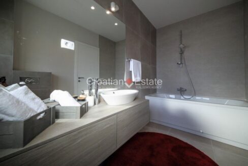 croatia-ciovo-villa-sea-view-pool-sale(114)