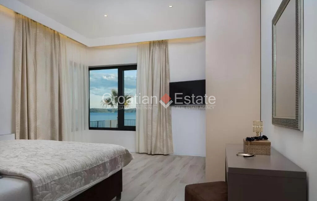 croatia-ciovo-villa-sea-view-pool-sale(116)