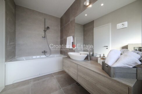 croatia-ciovo-villa-sea-view-pool-sale(121)