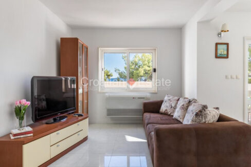 croatia-ciovo-villa-seafront-sea-view-pool-sale(109)
