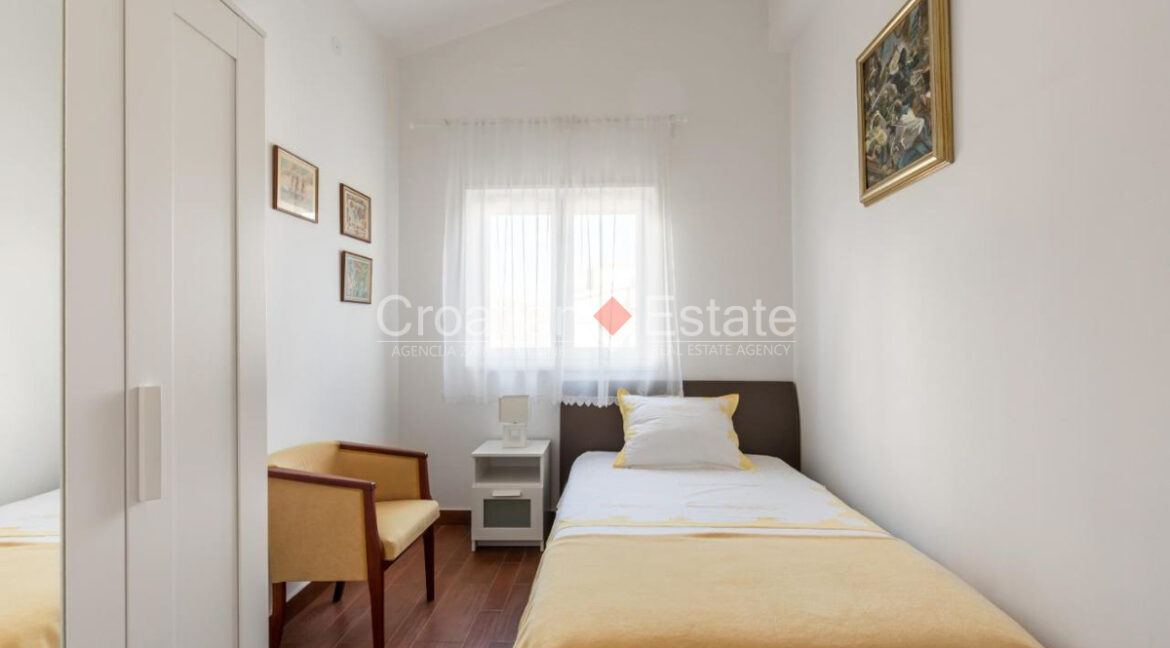 croatia-ciovo-villa-seafront-sea-view-pool-sale(111)
