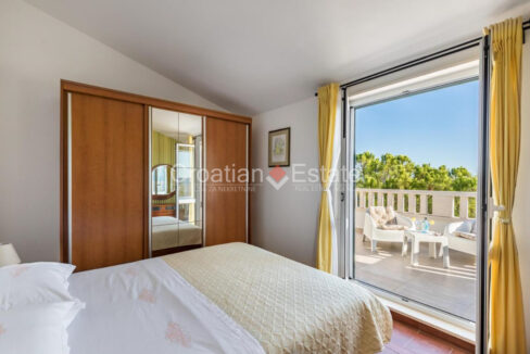 croatia-ciovo-villa-seafront-sea-view-pool-sale(112)