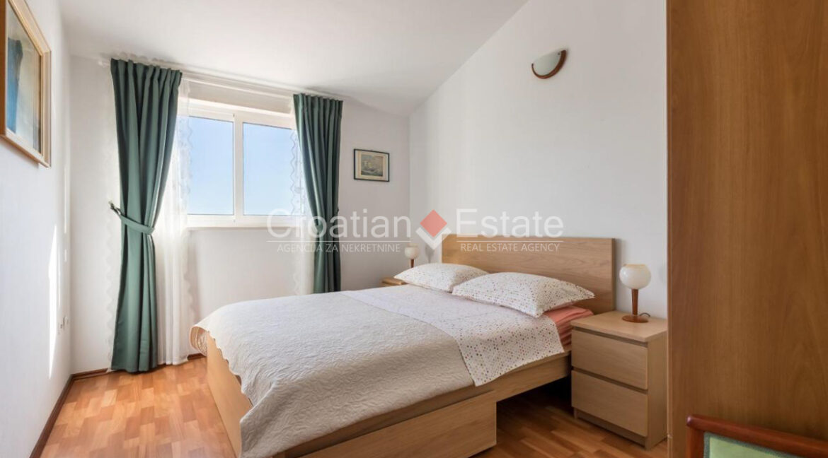 croatia-ciovo-villa-seafront-sea-view-pool-sale(113)