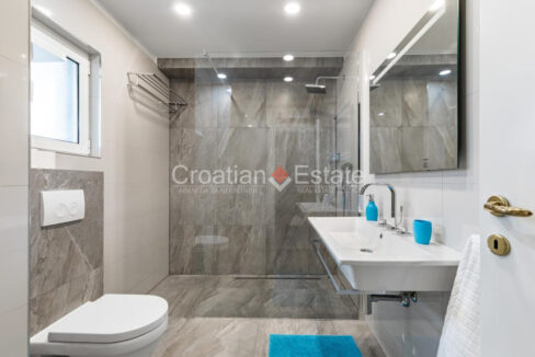 croatia-ciovo-villa-seafront-sea-view-pool-sale(115)