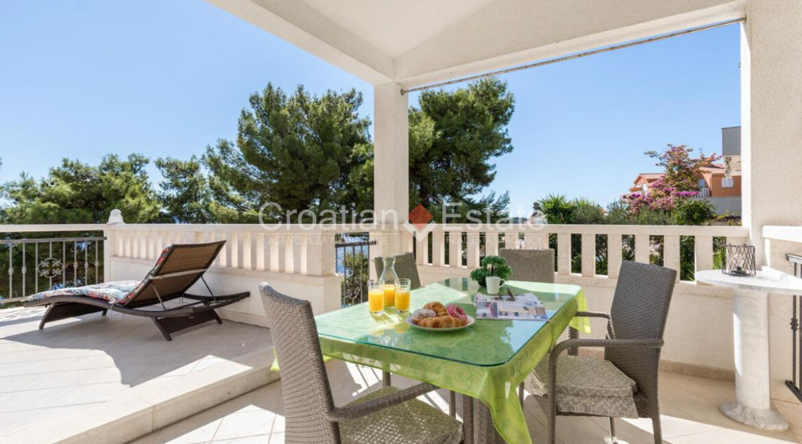 croatia-ciovo-villa-seafront-sea-view-pool-sale(118)