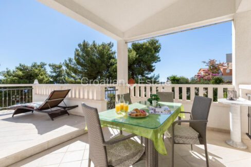 croatia-ciovo-villa-seafront-sea-view-pool-sale(118)