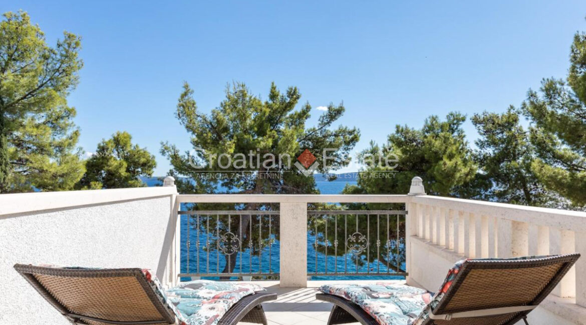 croatia-ciovo-villa-seafront-sea-view-pool-sale(119)