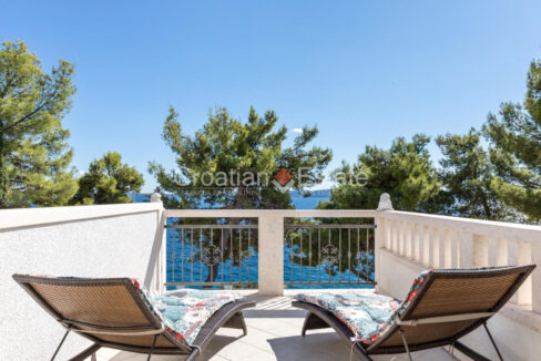 croatia-ciovo-villa-seafront-sea-view-pool-sale(119)