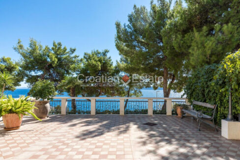 croatia-ciovo-villa-seafront-sea-view-pool-sale(120)