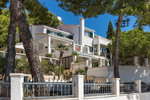 croatia-ciovo-villa-seafront-sea-view-pool-sale(121)