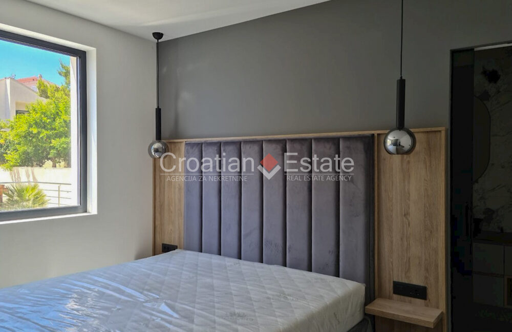 croatia-ciovo-villa-second-row-sea-view-pool-sale(107)