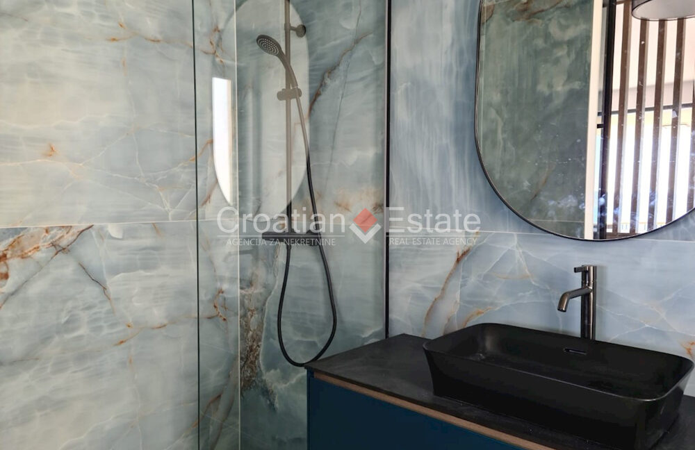 croatia-ciovo-villa-second-row-sea-view-pool-sale(114)
