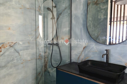 croatia-ciovo-villa-second-row-sea-view-pool-sale(114)
