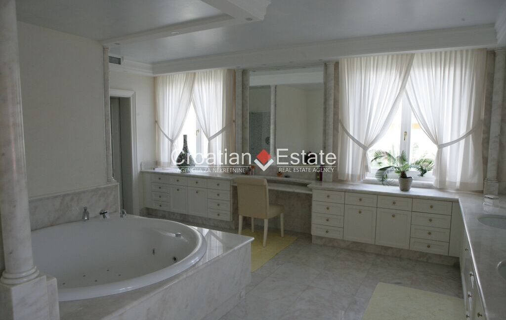 croatia-istria-luxury-villa-seafront-sea-view-pool-sale(114)