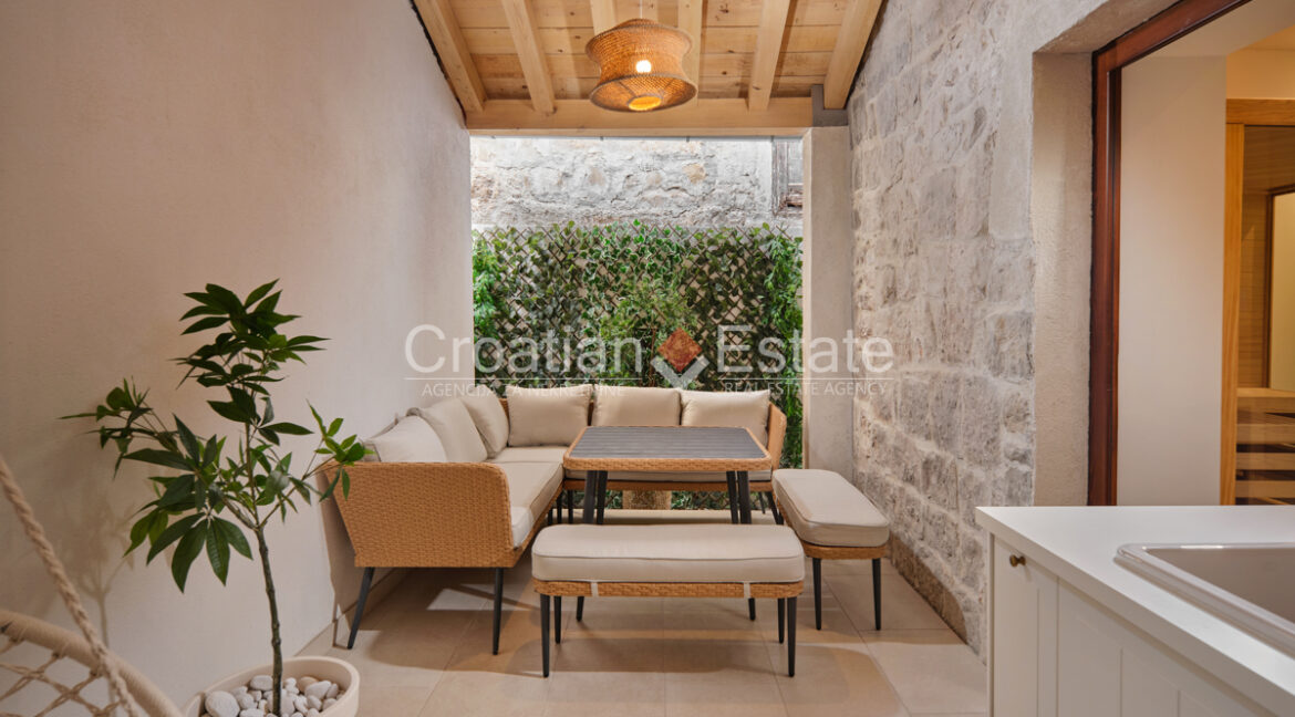 croatia-kastel-novi-house-seafront-renovated-sea-view-wellness-sale(106)