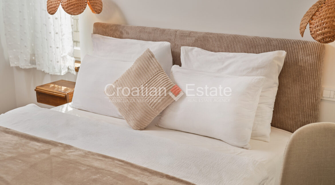 croatia-kastel-novi-house-seafront-renovated-sea-view-wellness-sale(139)