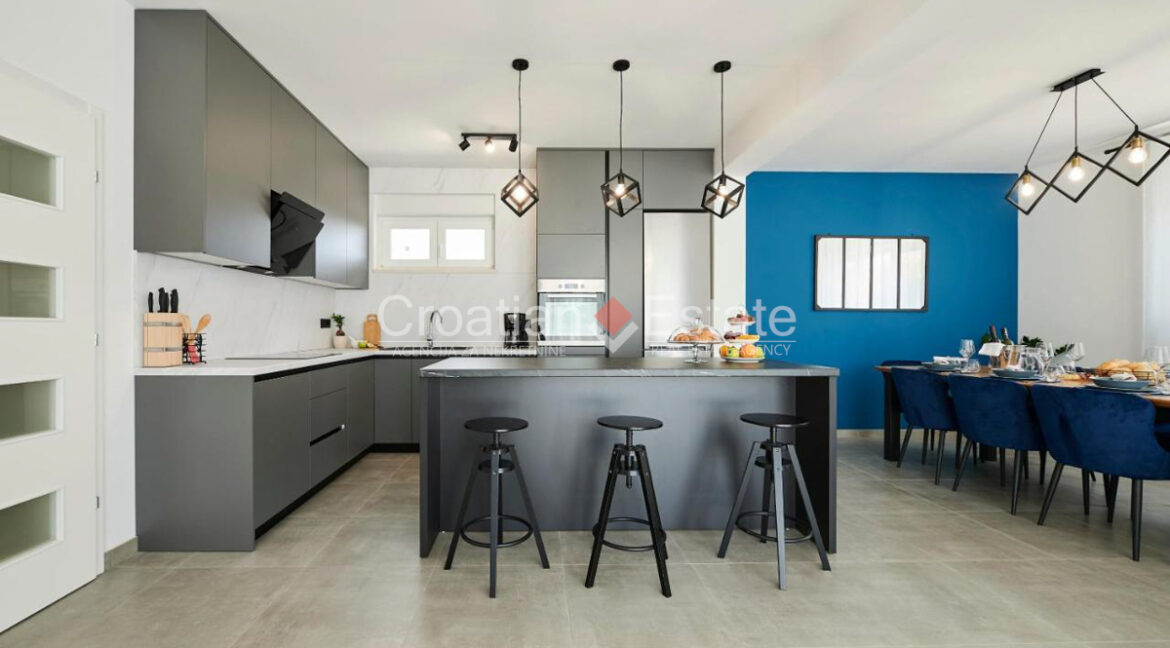 croatia-kastela-villa-pool-summer-kitchen-sale(106)