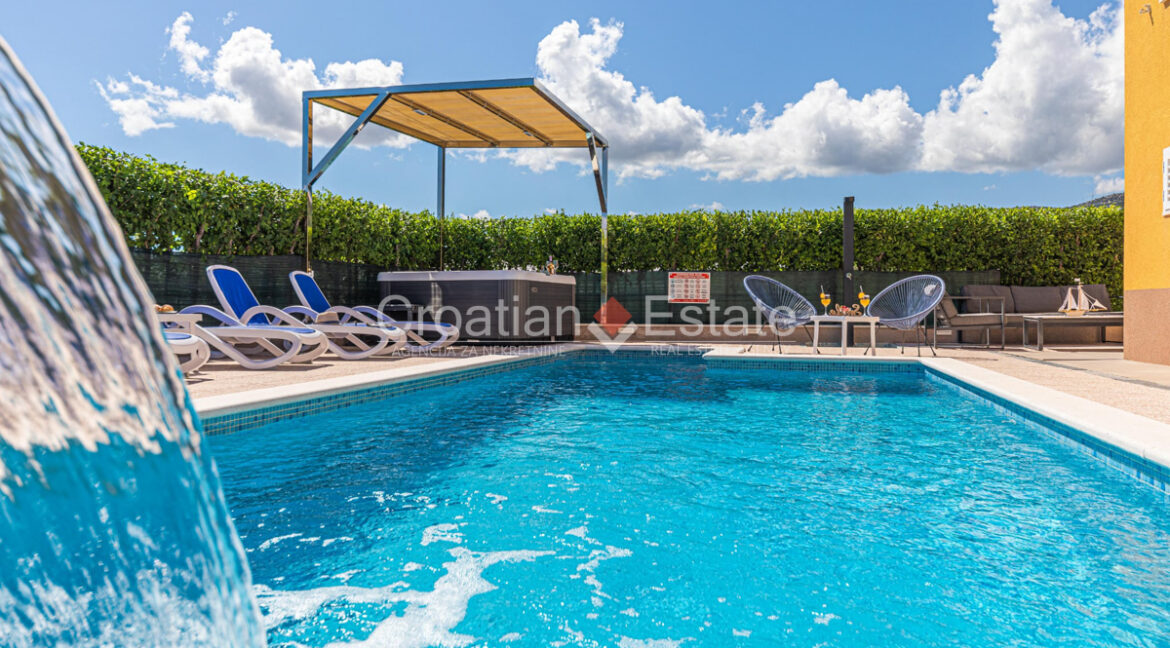 croatia-kastela-villa-sea-view-pool-barbecue-sale(104)