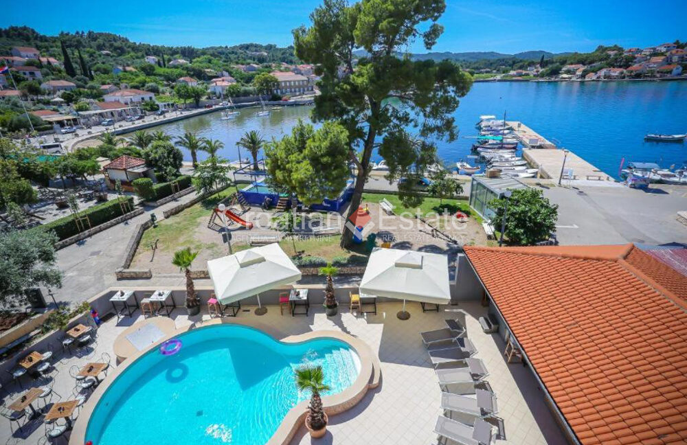 croatia-korcula-hotel-seafront-pool-sea-view-sale(102)
