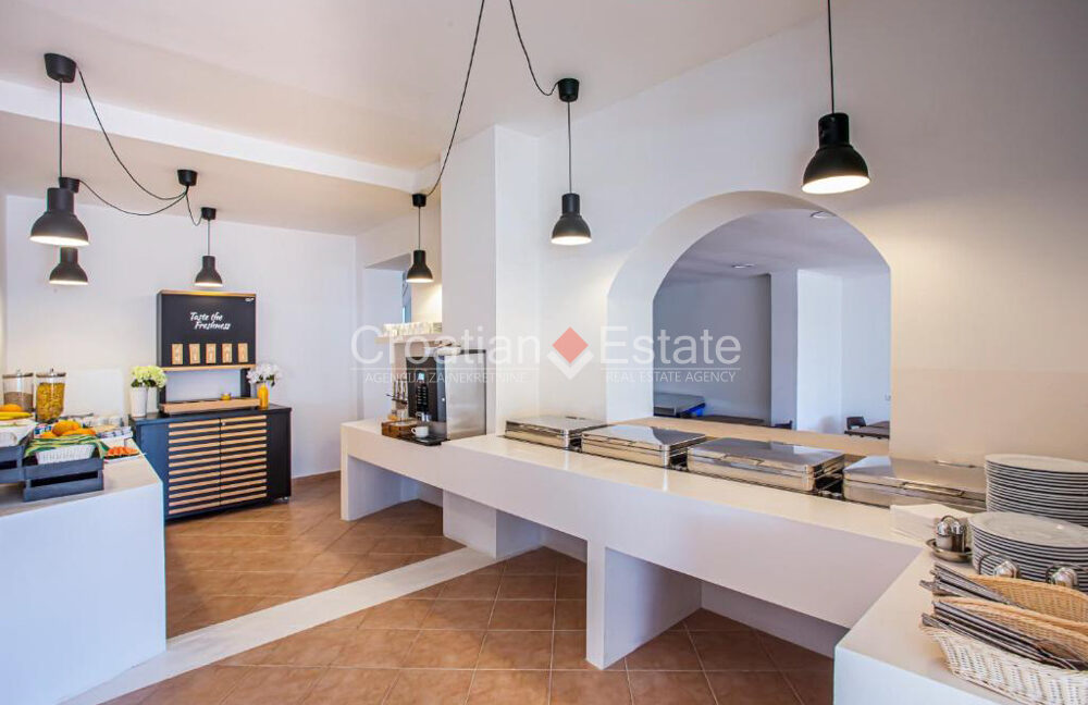 croatia-korcula-hotel-seafront-pool-sea-view-sale(104)