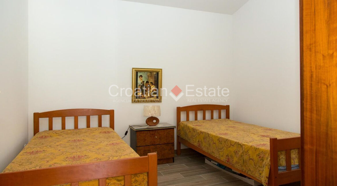 croatia-korcula-house-sea-view-garage-parking-sale(110)