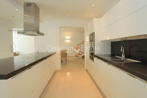 croatia-korcula-house-seafront-pool-sale(110)