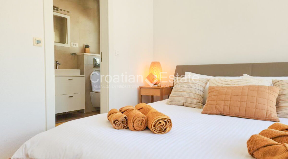 croatia-korcula-house-seafront-pool-sale(112)