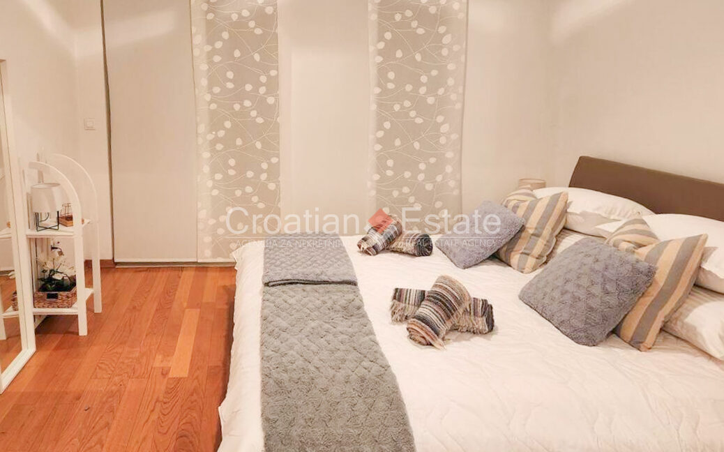 croatia-korcula-house-seafront-pool-sale(115)
