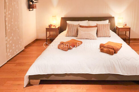 croatia-korcula-house-seafront-pool-sale(116)