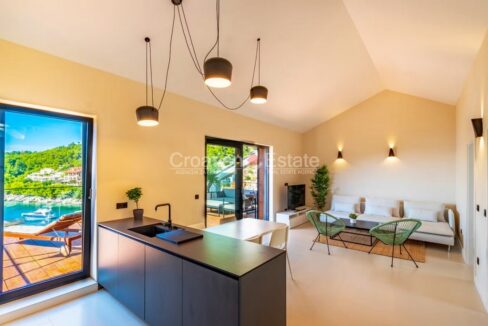 croatia-korcula-seafront-pool-sea-view-sale(107)