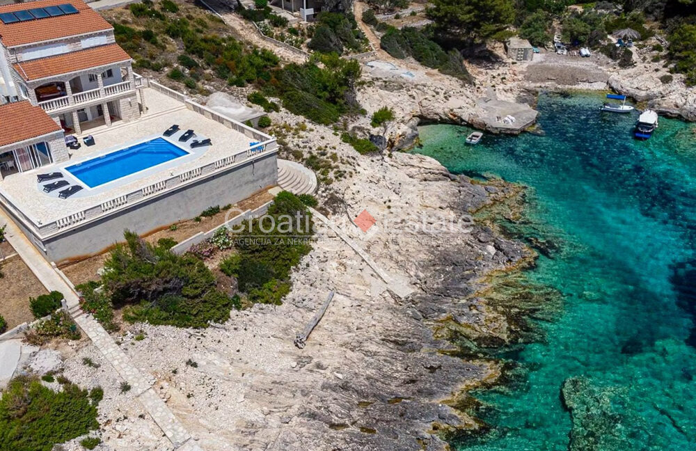croatia-korcula-villa-seafront-pool-sale(101)