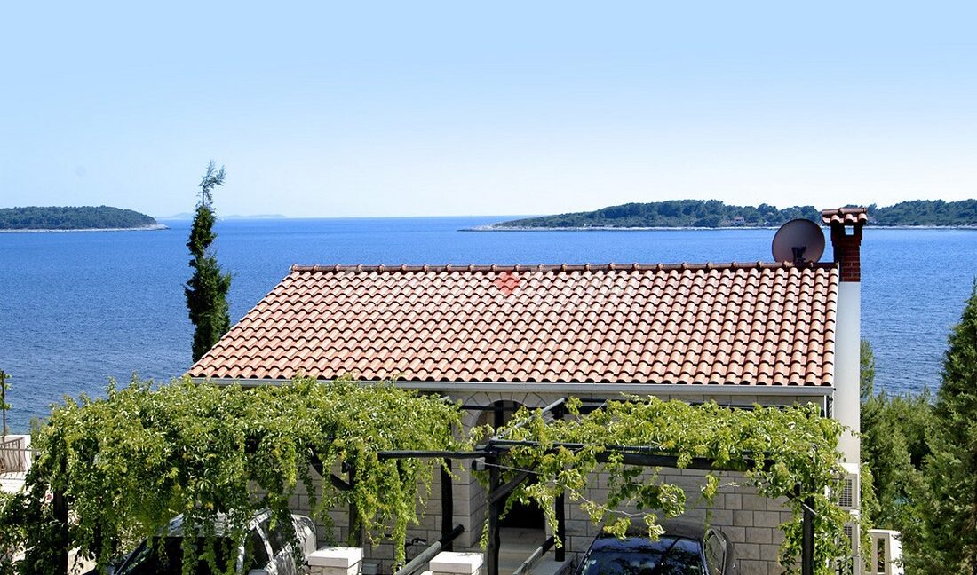 croatia-korcula-villa-seafront-pool-sale(102)