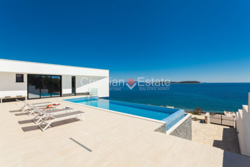 croatia-korcula-villa-seafront-pool-sale(103)