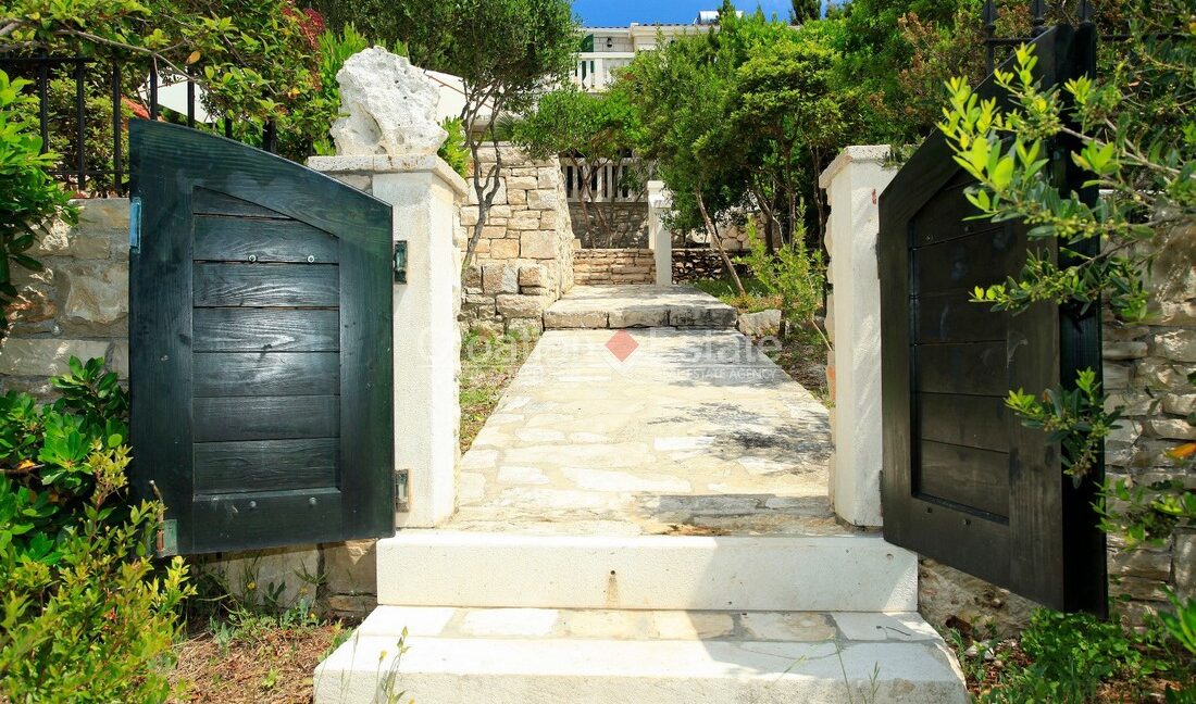 croatia-korcula-villa-seafront-pool-sale(104)