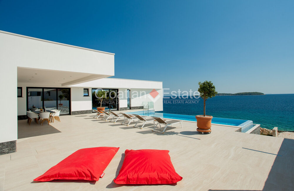 croatia-korcula-villa-seafront-pool-sale(104)