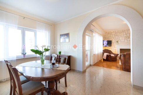 croatia-korcula-villa-seafront-pool-sale(104)