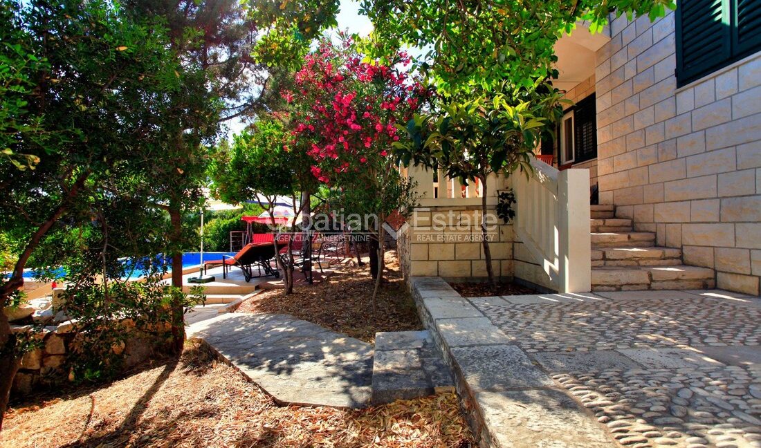 croatia-korcula-villa-seafront-pool-sale(105)