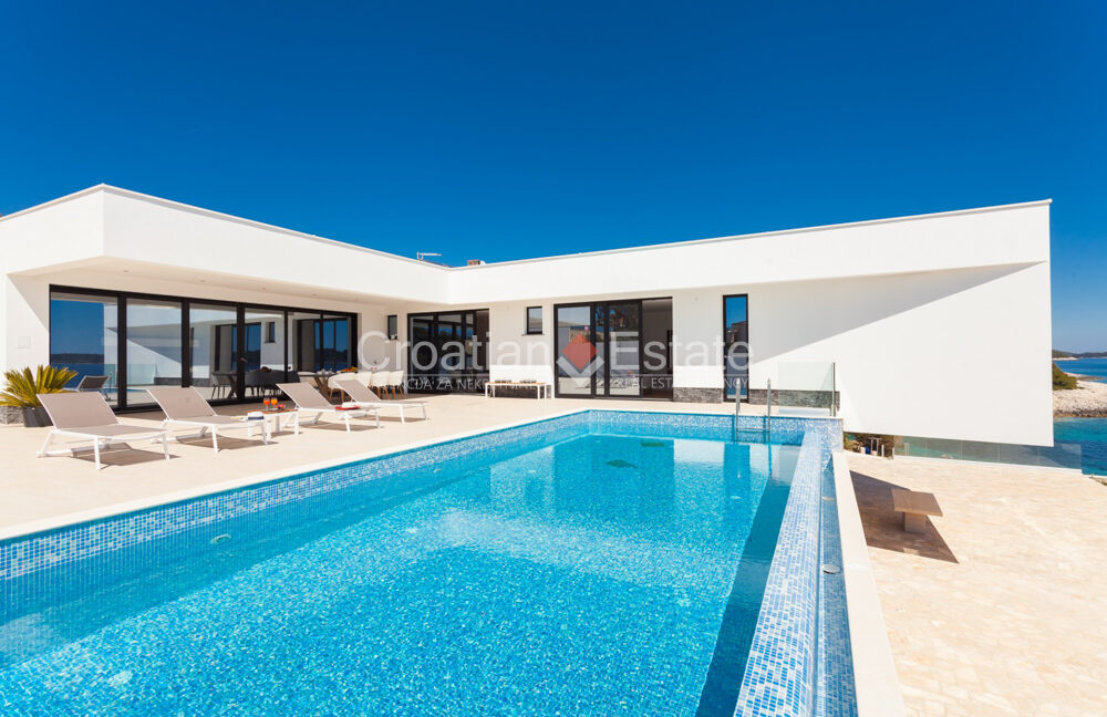 croatia-korcula-villa-seafront-pool-sale(105)