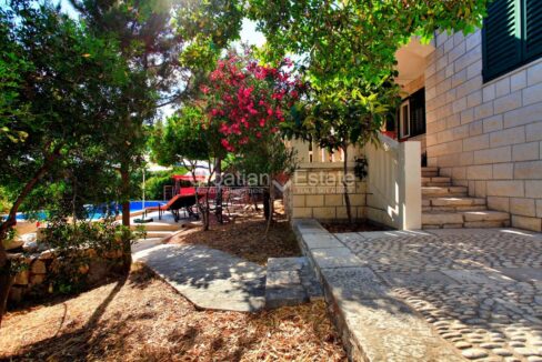 croatia-korcula-villa-seafront-pool-sale(105)