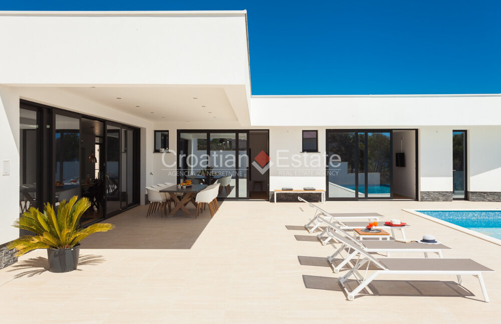 croatia-korcula-villa-seafront-pool-sale(106)