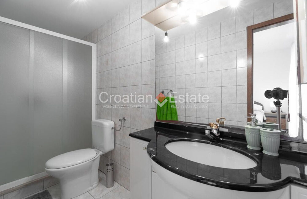 croatia-korcula-villa-seafront-pool-sale(108)