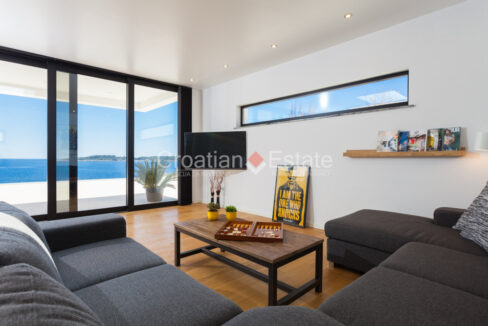 croatia-korcula-villa-seafront-pool-sale(109)