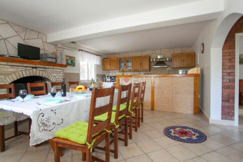 croatia-korcula-villa-seafront-pool-sale(109)